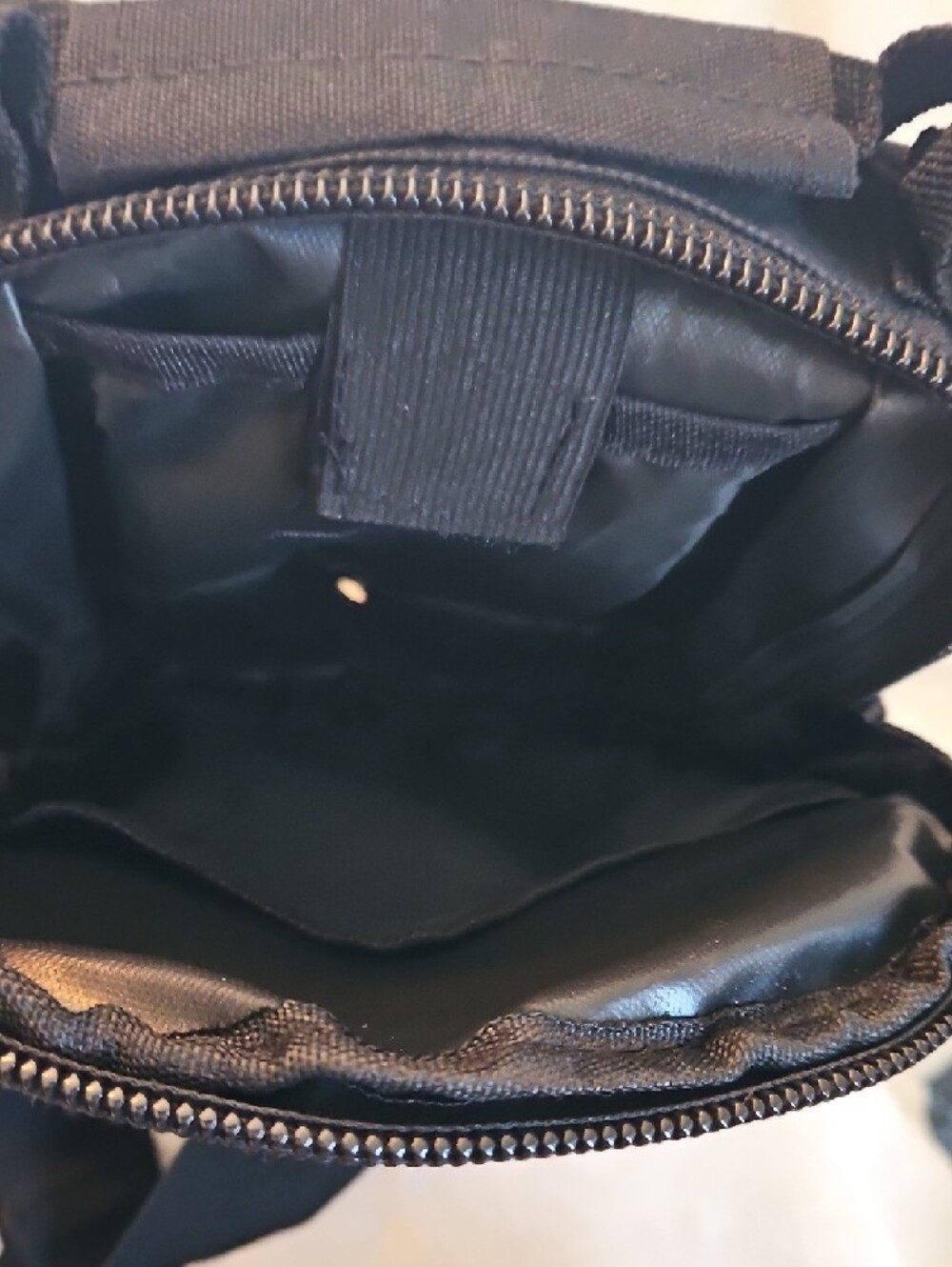 Source Unknown Men Or Women Black Tactical Crossbody Sling Bag - Picture 4 of 7